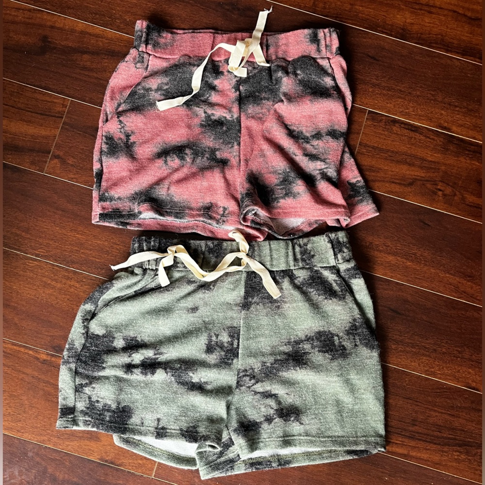 NWT - Lot of 2 - BiBi - Womans Small adjustable waist comfy shorts with pockets